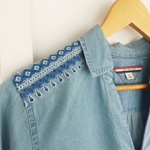 Tommy Hilfiger Denim Long Sleeve W/ Embroidery - Picture 3 of 8